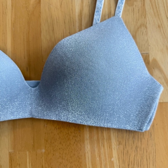 Victoria’s Secret T-Shirt Wireless Bra - Picture 3 of 11